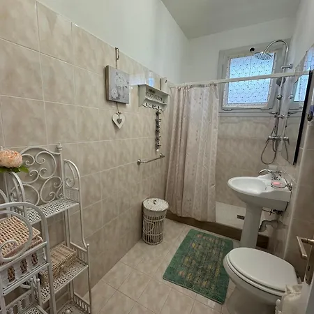 Apartment Genova 1 *
